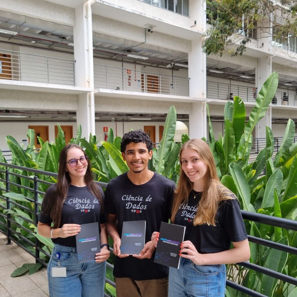 Alunos do DCC/UFMG lançam livro sobre formação e carreira em Ciência de Dados