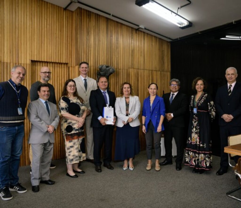 UFMG e TRF6 planejam parcerias em áreas estratégicas